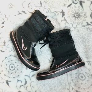 Nike black snow boots